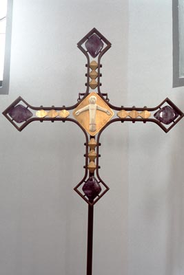 Kreuz in der St.-Joseph-Kirche in Schevenhütte