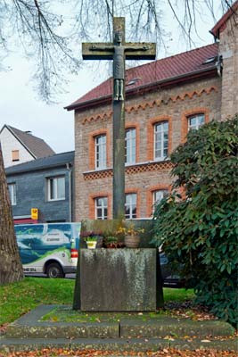 "Marktkreuz" von 1953 in Mausbach, November 2024